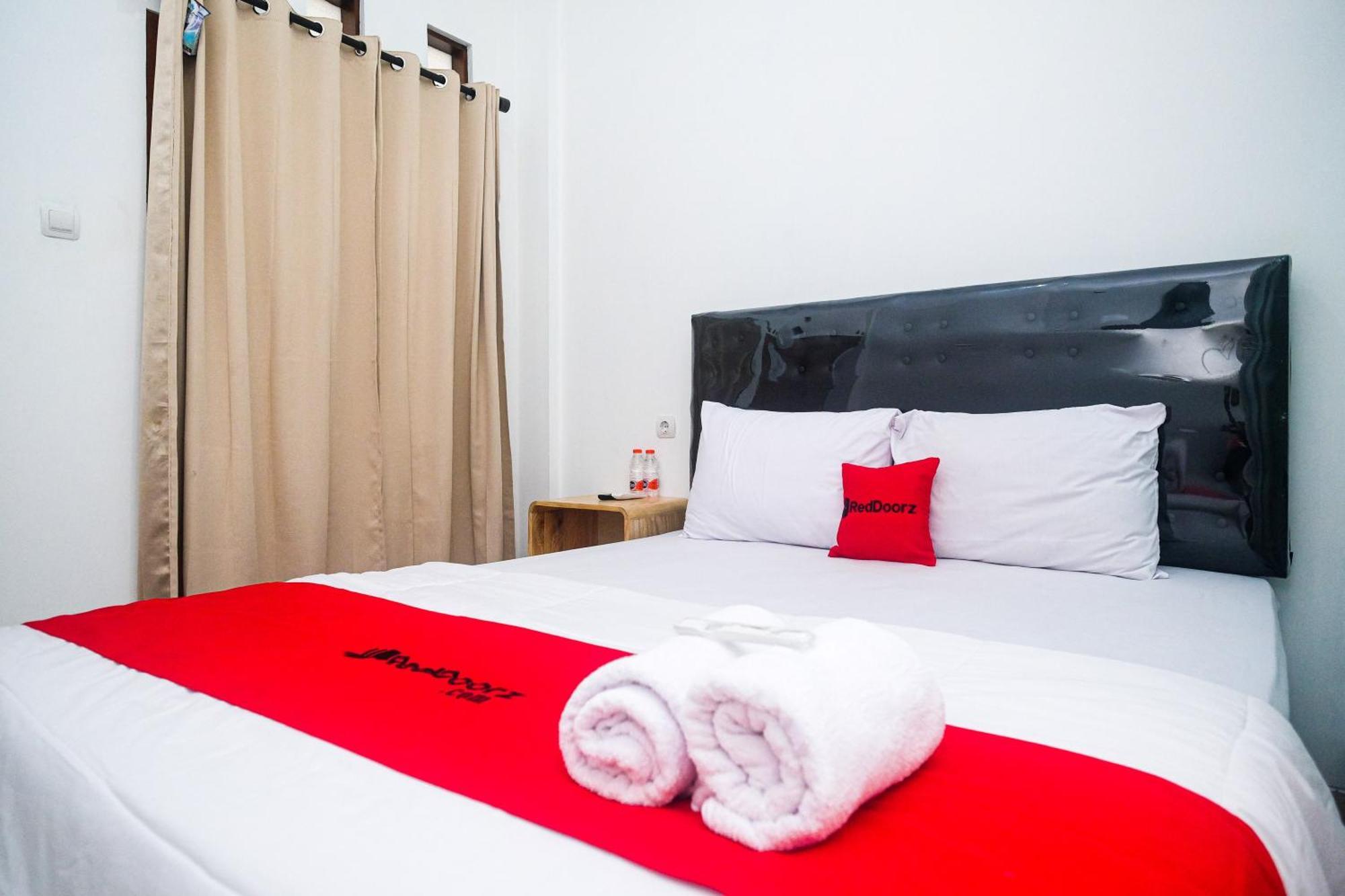 Reddoorz Near Instiper Yogyakarta Hotel *