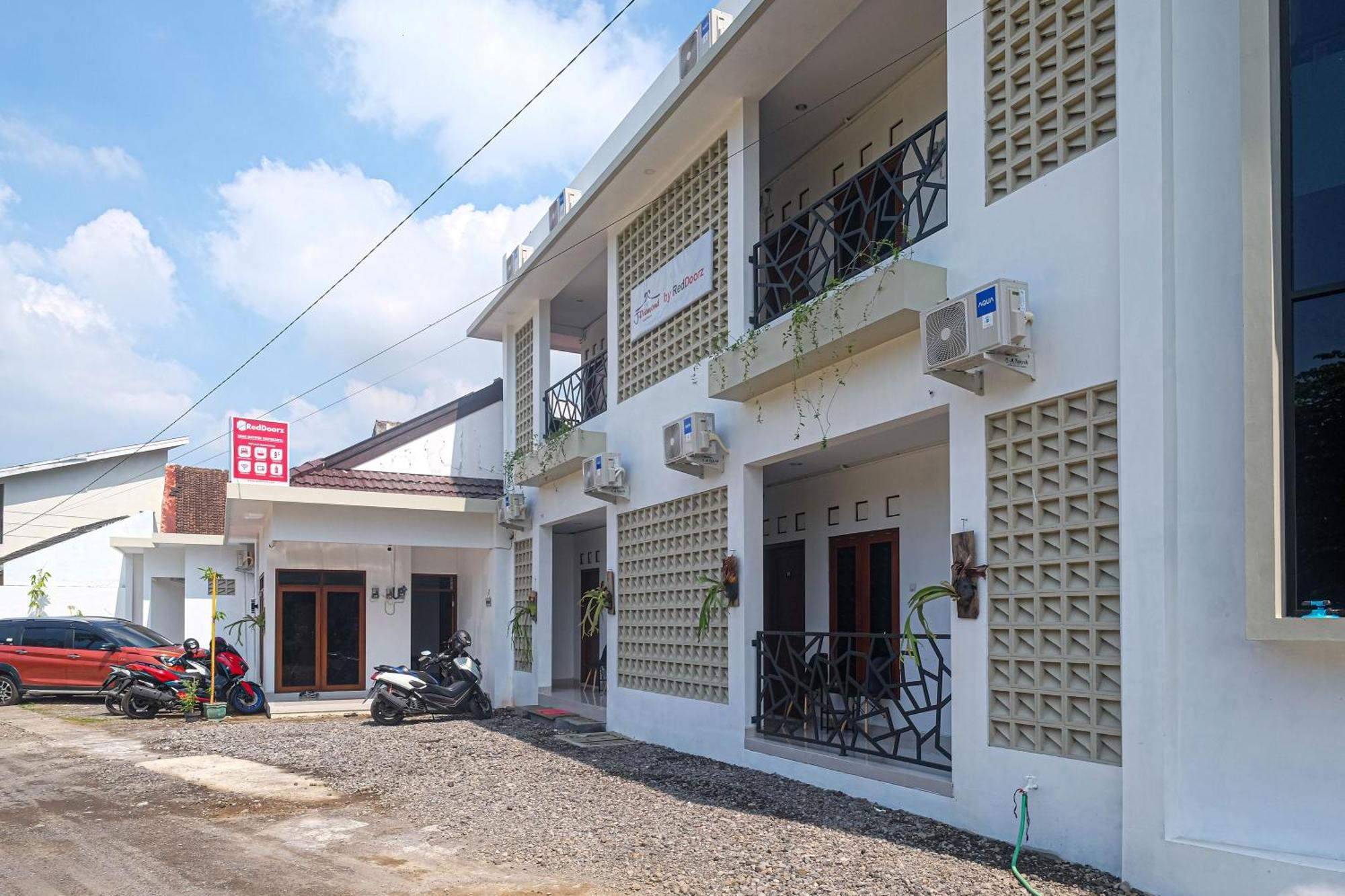 Reddoorz Near Instiper Yogyakarta Hotel