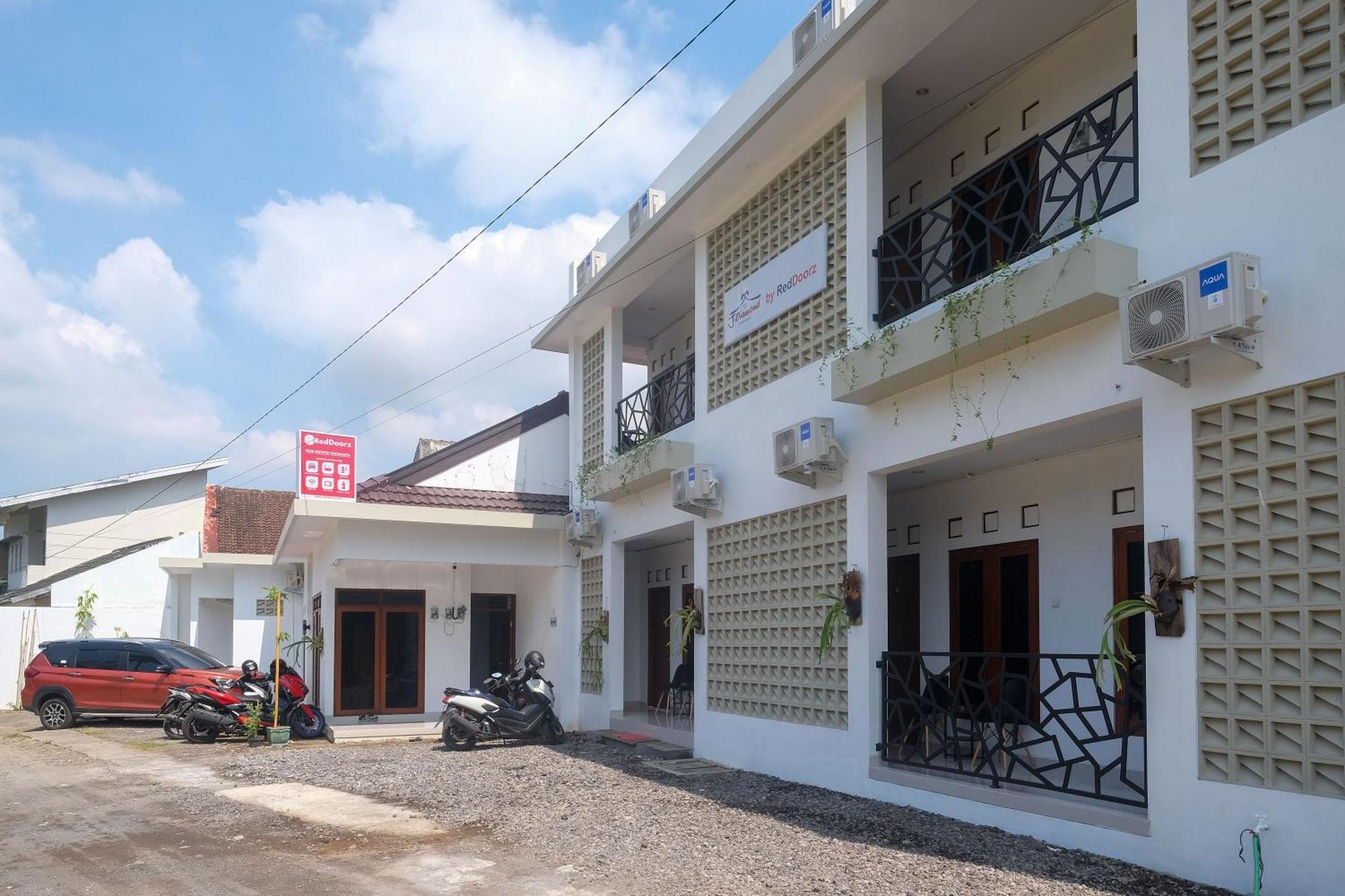 Reddoorz Near Instiper Yogyakarta *